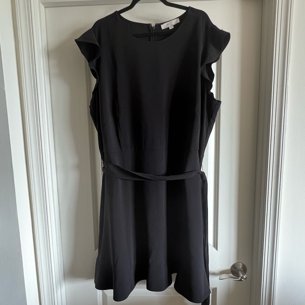 LOFT Plus Size (26) Short Black Ruffled Sleeve Belted Dress